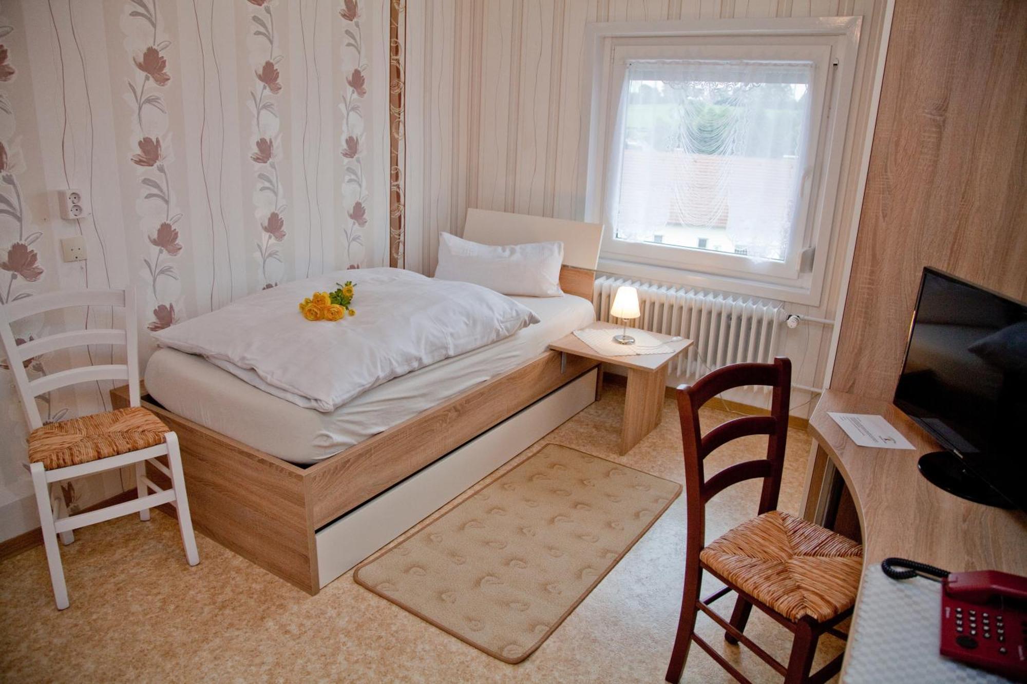 Landgasthof Deutsches Haus Ulmbach Ruang foto